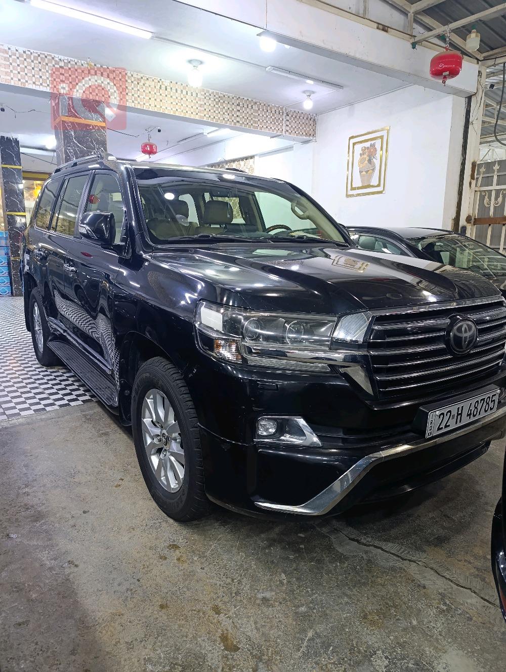 تويوتا لاندكروزر